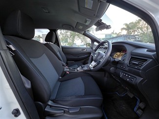 2018 Nissan LEAF - Thumbnail