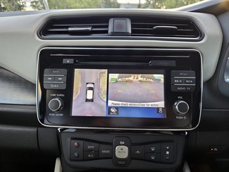 2018 Nissan LEAF - Thumbnail