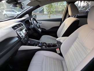 2018 Nissan LEAF - Thumbnail