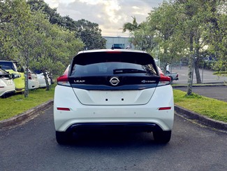2018 Nissan LEAF - Thumbnail