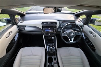 2018 Nissan LEAF - Thumbnail