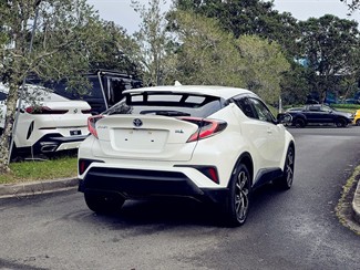 2017 Toyota C-Hr - Thumbnail