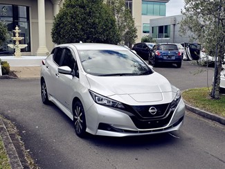 2021 Nissan LEAF - Thumbnail