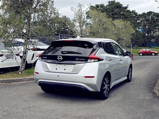 2021 Nissan LEAF - Thumbnail