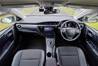 2016 Toyota Corolla - Thumbnail