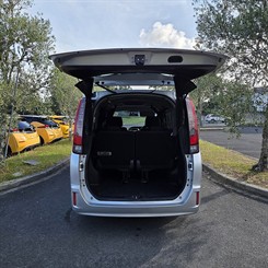 2014 Toyota NOAH - Thumbnail