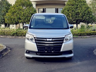 2014 Toyota NOAH - Thumbnail
