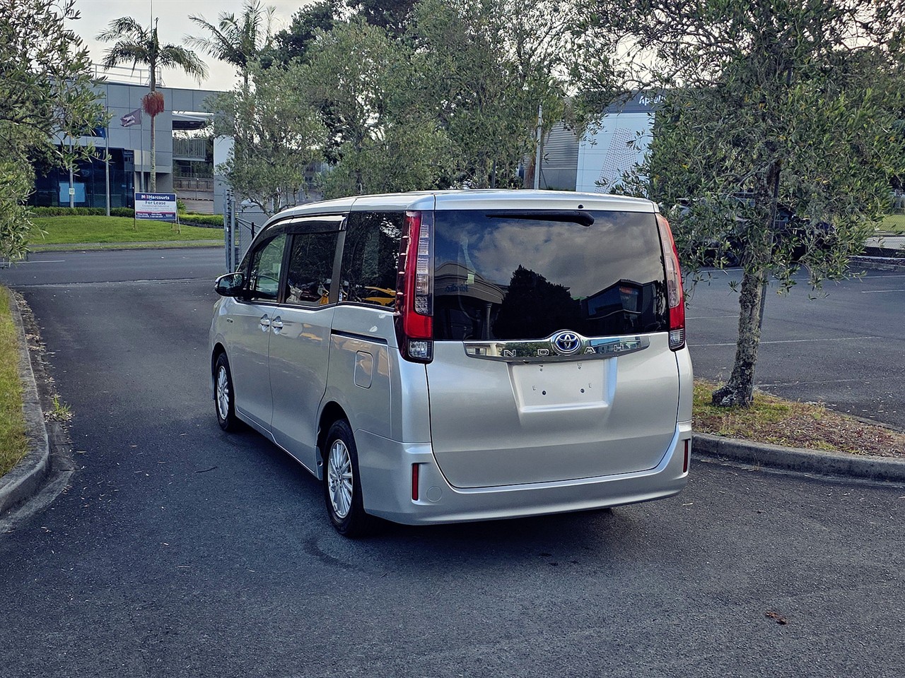 2014 Toyota NOAH