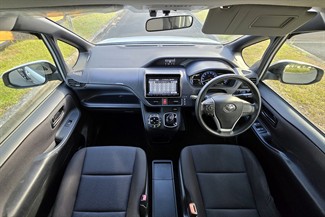 2014 Toyota NOAH - Thumbnail