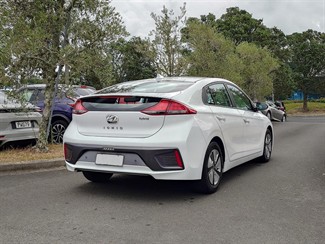 2022 Hyundai Ioniq - Thumbnail