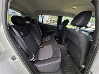 2020 Nissan LEAF - Thumbnail