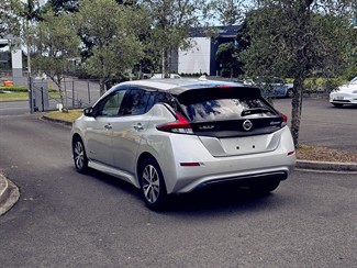 2020 Nissan LEAF - Thumbnail