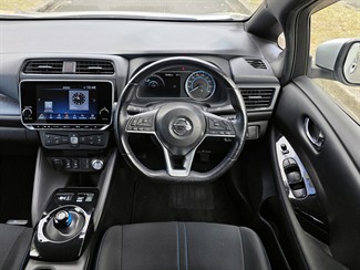 2020 Nissan LEAF - Thumbnail