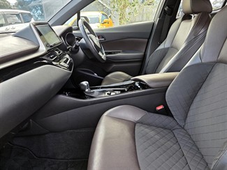 2016 Toyota C-Hr - Thumbnail
