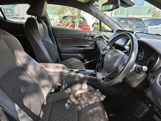 2016 Toyota C-Hr - Thumbnail