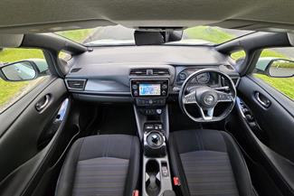 2018 Nissan LEAF - Thumbnail