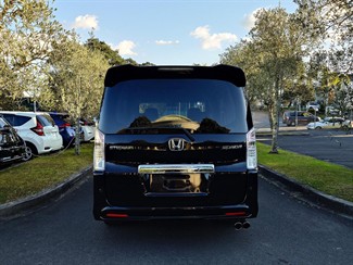2012 Honda STEPWAGON - Thumbnail