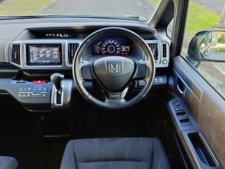 2012 Honda STEPWAGON - Thumbnail