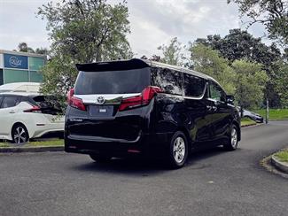 2019 Toyota Alphard - Thumbnail