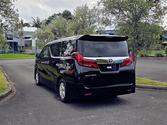2019 Toyota Alphard - Thumbnail