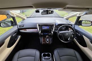 2019 Toyota Alphard - Thumbnail