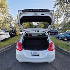 2015 Suzuki Swift - Thumbnail