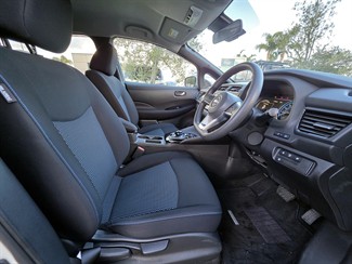 2022 Nissan LEAF - Thumbnail