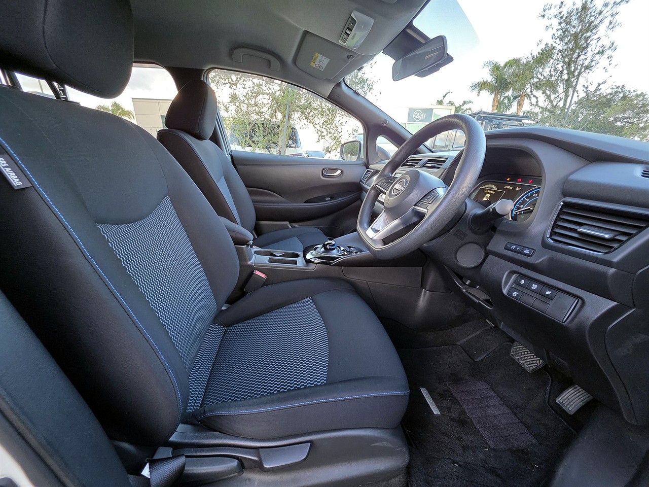2022 Nissan LEAF