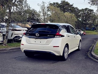 2022 Nissan LEAF - Thumbnail