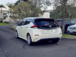 2022 Nissan LEAF - Thumbnail