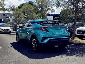 2016 Toyota C-Hr - Thumbnail