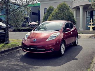 2014 Nissan LEAF - Thumbnail