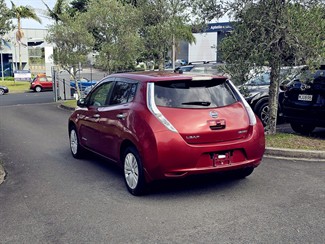 2014 Nissan LEAF - Thumbnail