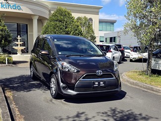 2017 Toyota SIENTA - Thumbnail