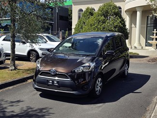 2017 Toyota SIENTA - Thumbnail