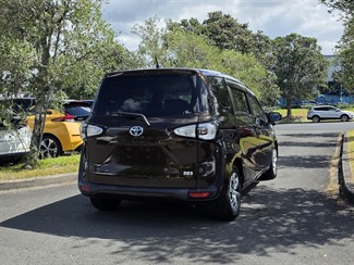 2017 Toyota SIENTA - Thumbnail