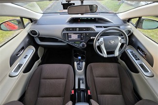 2013 Toyota AQUA - Thumbnail