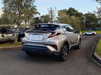 2017 Toyota C-Hr - Thumbnail