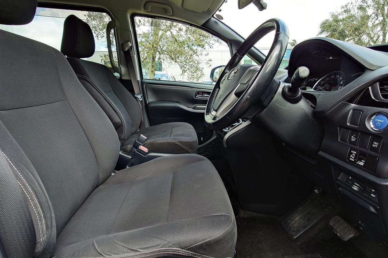 2015 Toyota ESQUIRE