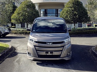 2018 Toyota NOAH - Thumbnail