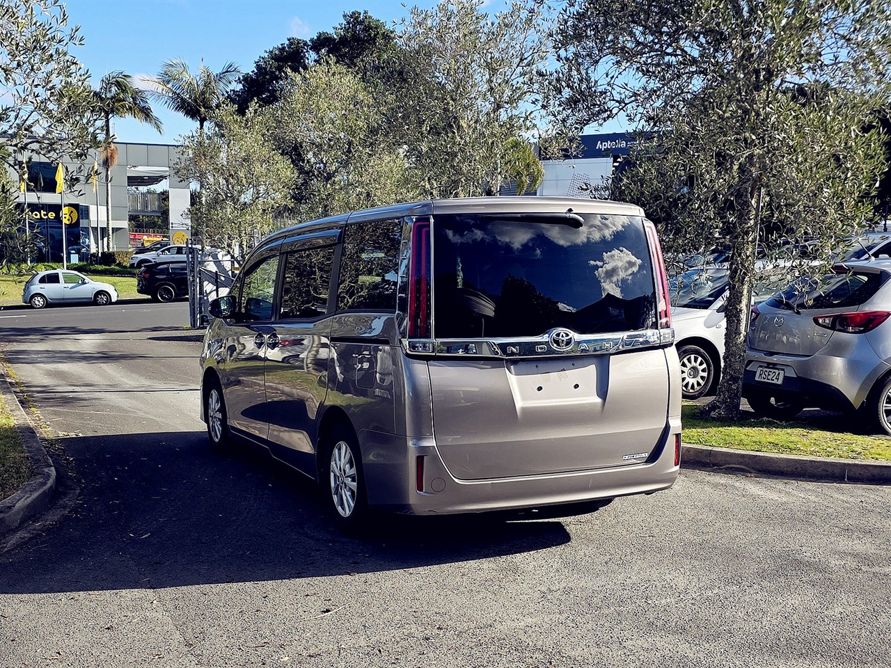 2018 Toyota NOAH