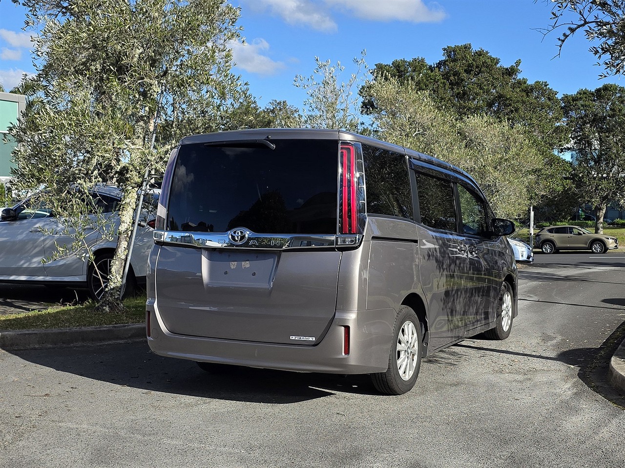 2018 Toyota NOAH