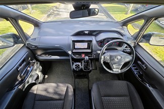 2018 Toyota NOAH - Thumbnail