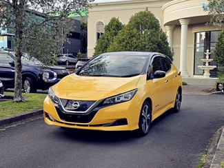 2018 Nissan LEAF - Thumbnail