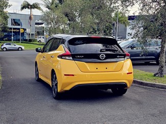 2018 Nissan LEAF - Thumbnail