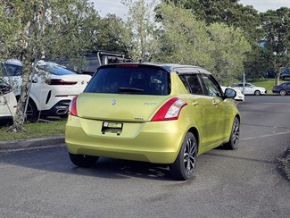 2015 Suzuki Swift - Thumbnail