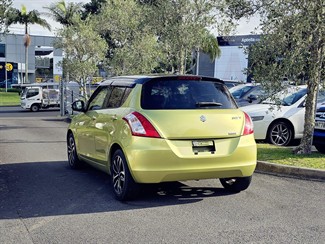 2015 Suzuki Swift - Thumbnail