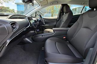 2021 Toyota PRIUS - Thumbnail