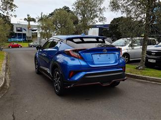 2017 Toyota C-Hr - Thumbnail