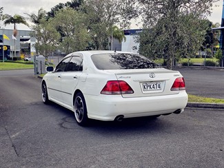 2004 Toyota CROWN - Thumbnail